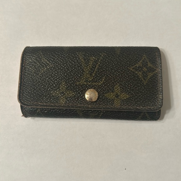 LV MONO KEYHOLDER - Picture 1 of 11